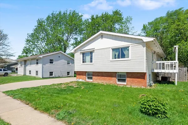 $229,000 | 1704 Fort Jesse Road, Normal, IL 61761