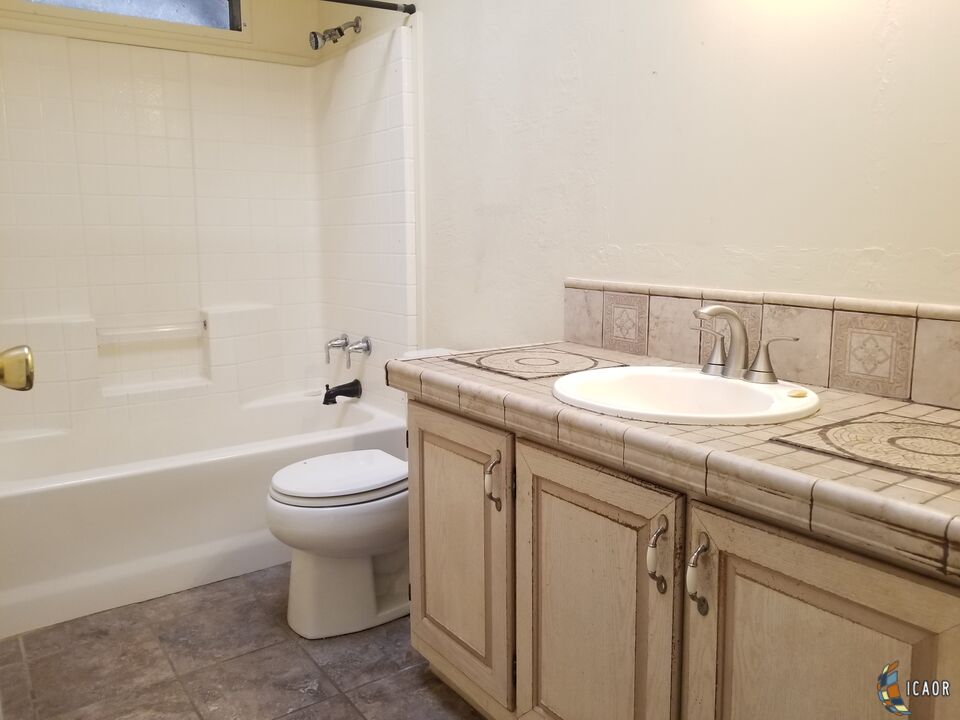 1601 Drew Road, Unit 28 El Centro, CA 92243 - Photo 10 of 16 Gallery Image 10