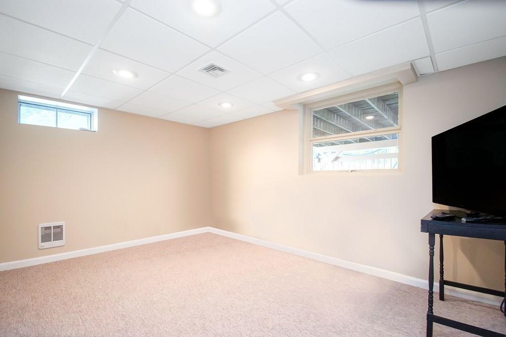 314 Edgewood Road West Springfield, MA 01089 - Photo 32 of 38