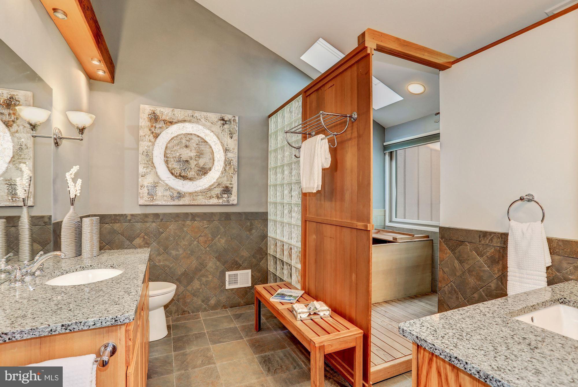 3212 Foxvale Drive Oakton, VA 22124 - Photo 16 of 30 Bath (Master)