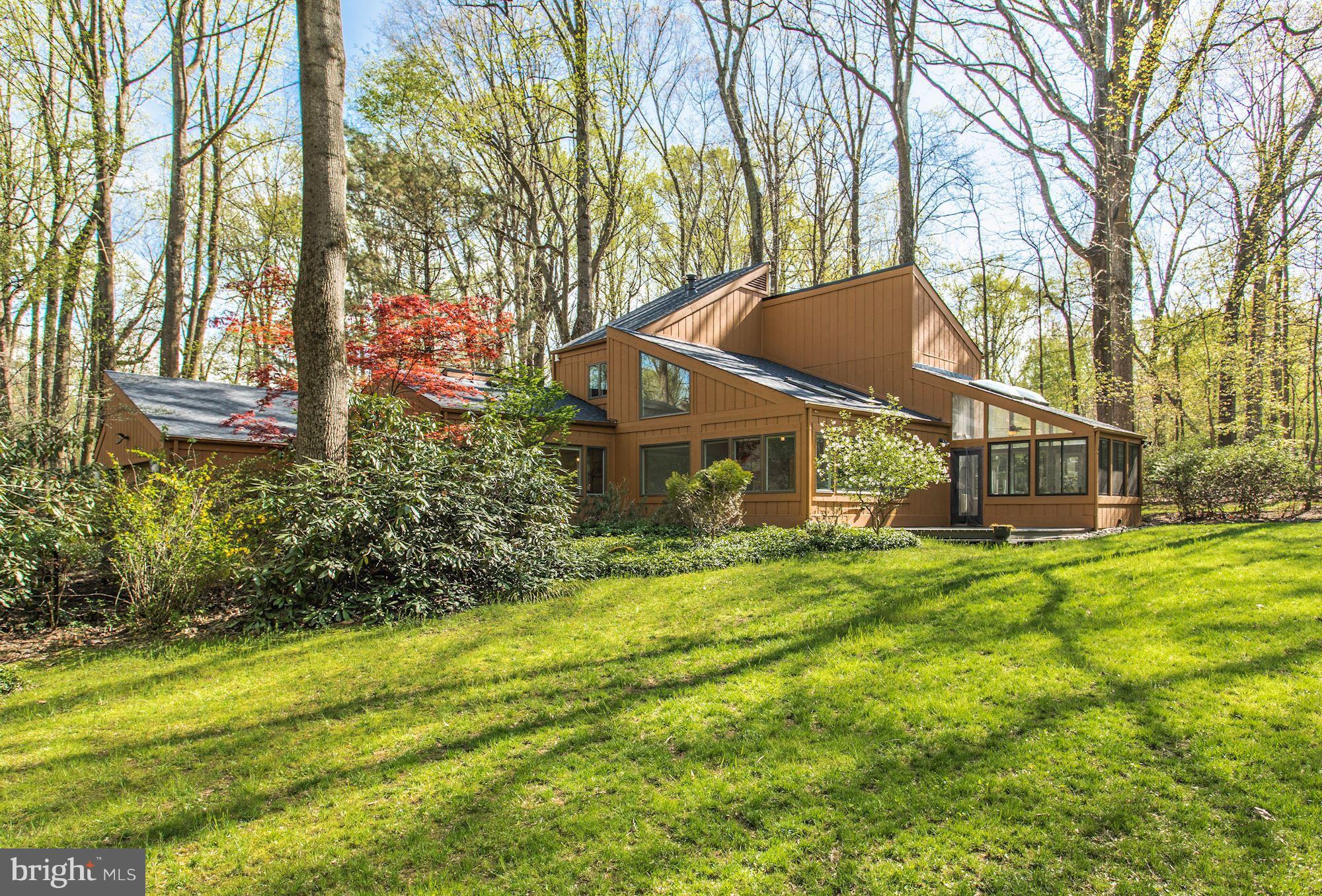 3212 Foxvale Drive Oakton, VA 22124 - Photo 29 of 30 Exterior (Front)