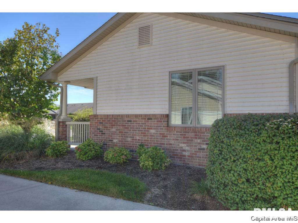 809 Longleaf Court Springfield, IL 62711 - Photo 3 of 29