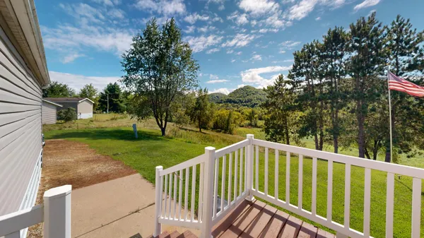 $180,000 | E2817 South Creek Road, De Soto, WI 54624