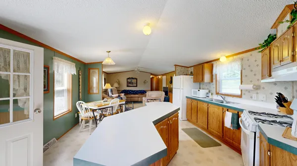 $180,000 | E2817 South Creek Road, De Soto, WI 54624