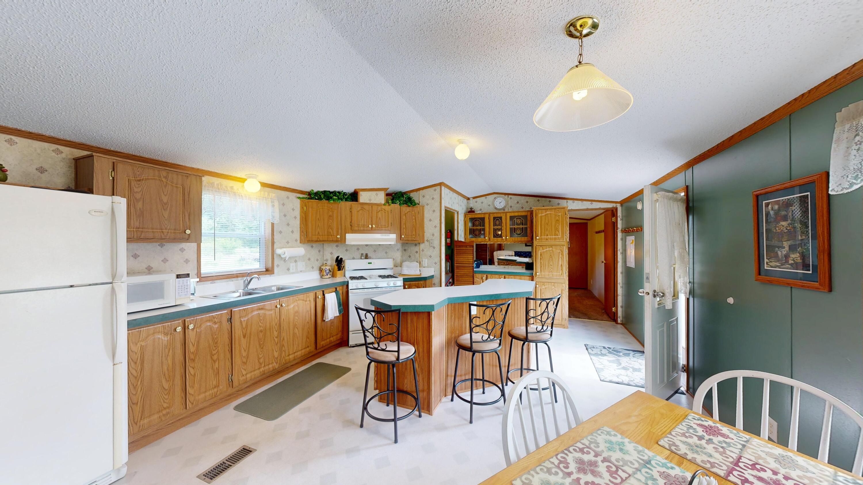 E2817 South Creek Road De Soto, WI 54624 - Photo 6 of 27 Kitchen