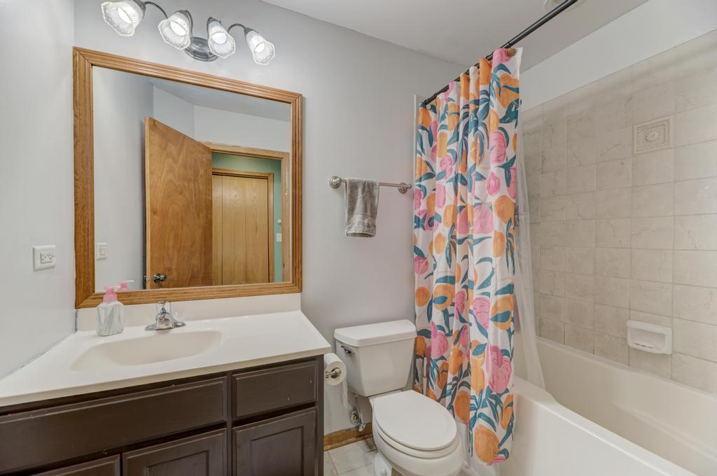 8810 West 84th Place, Unit D Justice, IL 60458 - Photo 15 of 18