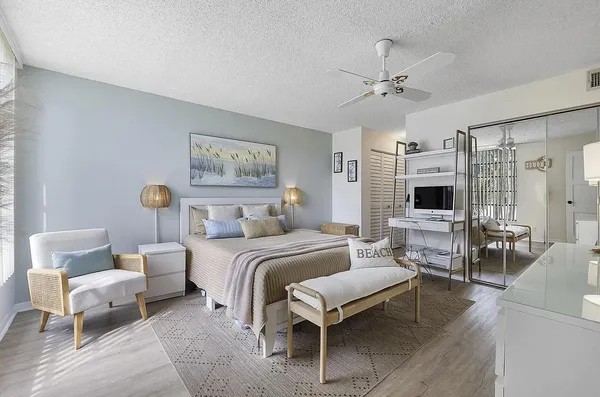 $229,900 | 5722 Coral Lake Drive, Unit 210, Margate, FL 33063