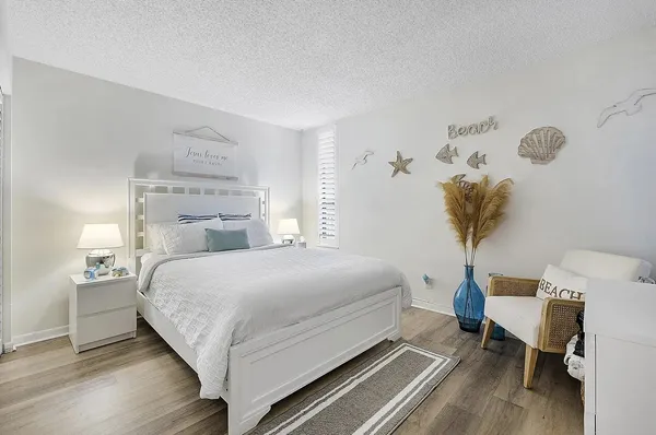 $229,900 | 5722 Coral Lake Drive, Unit 210, Margate, FL 33063