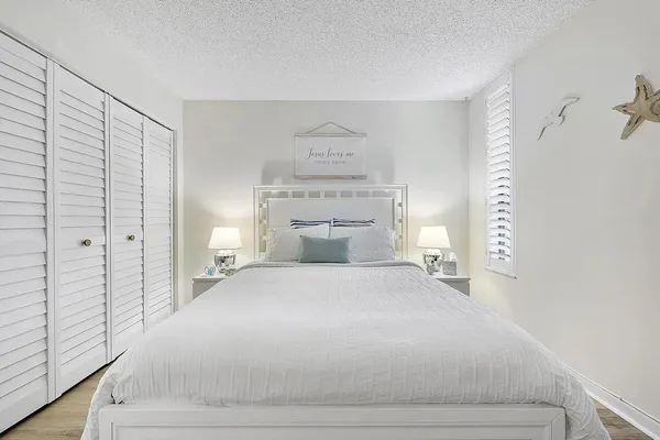 $229,900 | 5722 Coral Lake Drive, Unit 210, Margate, FL 33063