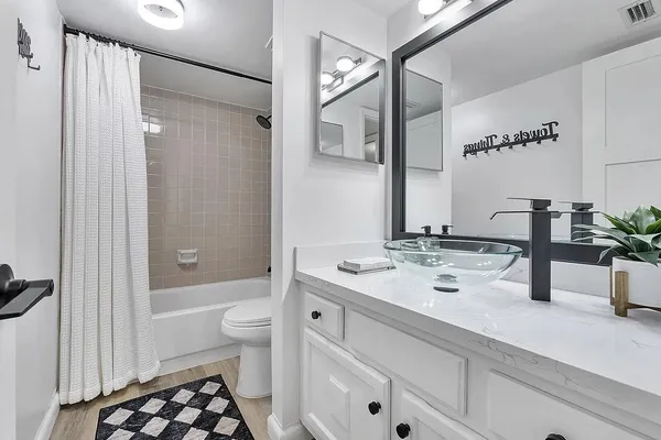 $229,900 | 5722 Coral Lake Drive, Unit 210, Margate, FL 33063