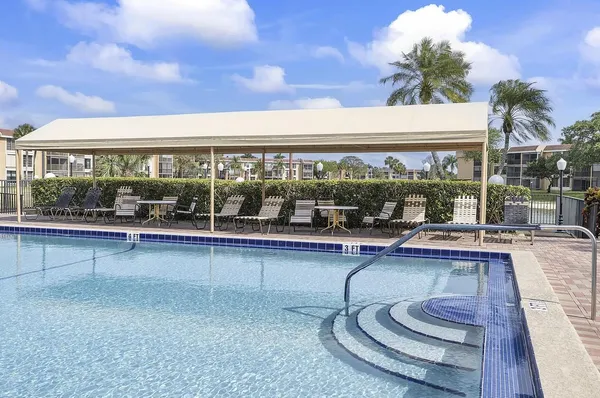 $229,900 | 5722 Coral Lake Drive, Unit 210, Margate, FL 33063
