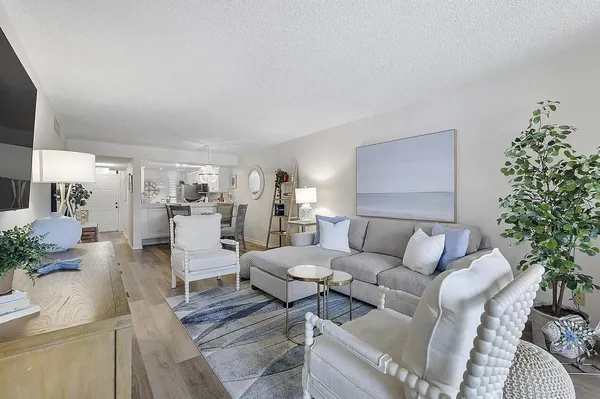 $229,900 | 5722 Coral Lake Drive, Unit 210, Margate, FL 33063