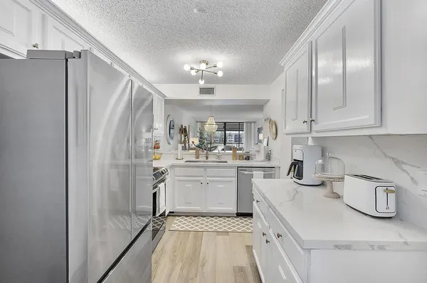 $229,900 | 5722 Coral Lake Drive, Unit 210, Margate, FL 33063