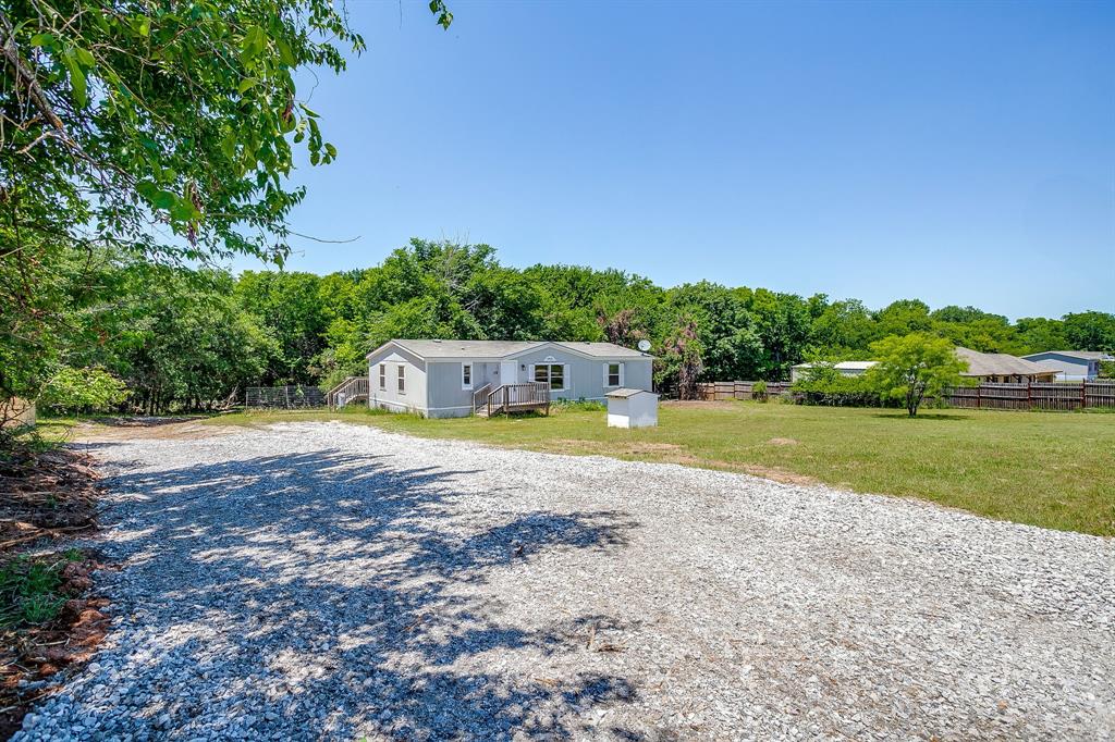178 Valley Lake Lane Springtown, TX 76082 - Photo 1 of 33