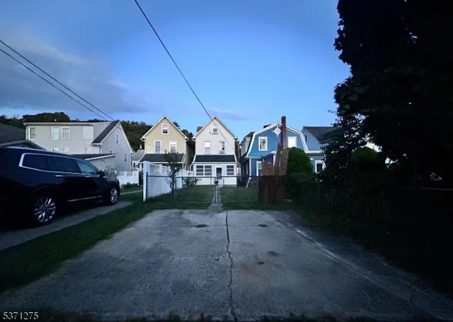 $2,400 | 61 Rose Street, Phillipsburg, NJ 08865