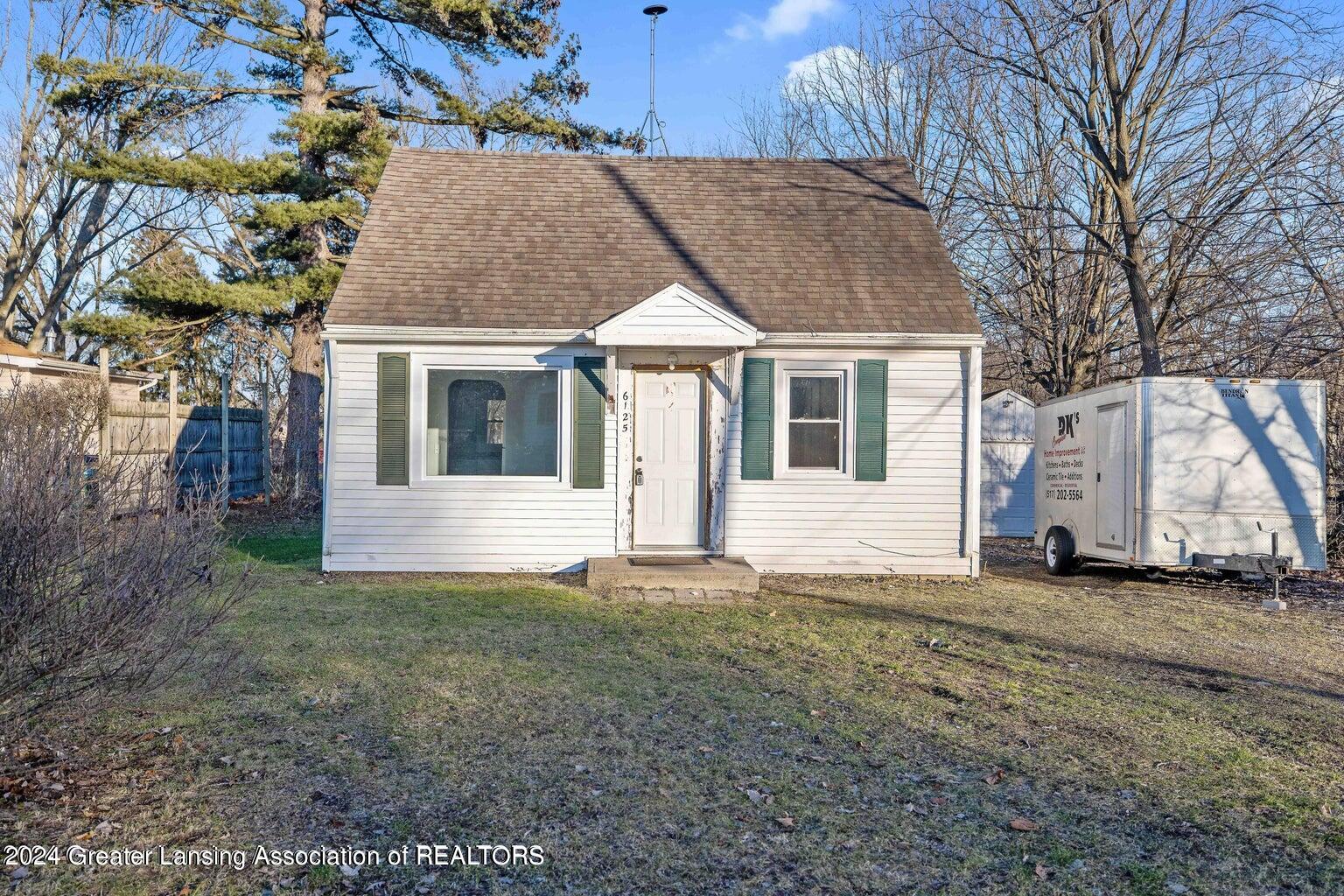 6125 Hilliard Road Lansing, MI 48911 - Photo 3 of 23 20240208191700166720000000-o