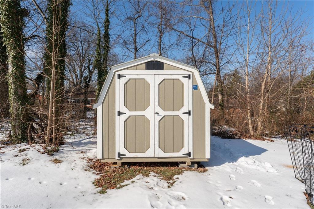 215 James Street Lexington, NC 27295 - Photo 3 of 22