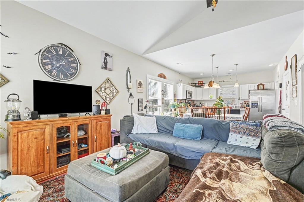 215 James Street Lexington, NC 27295 - Photo 8 of 22