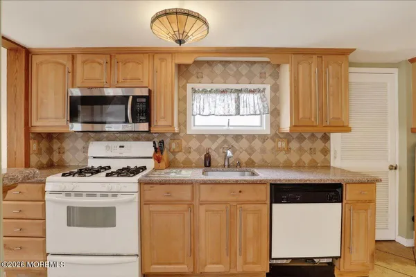 $450,000 | 421 Malibu Way, Brick, NJ 08723