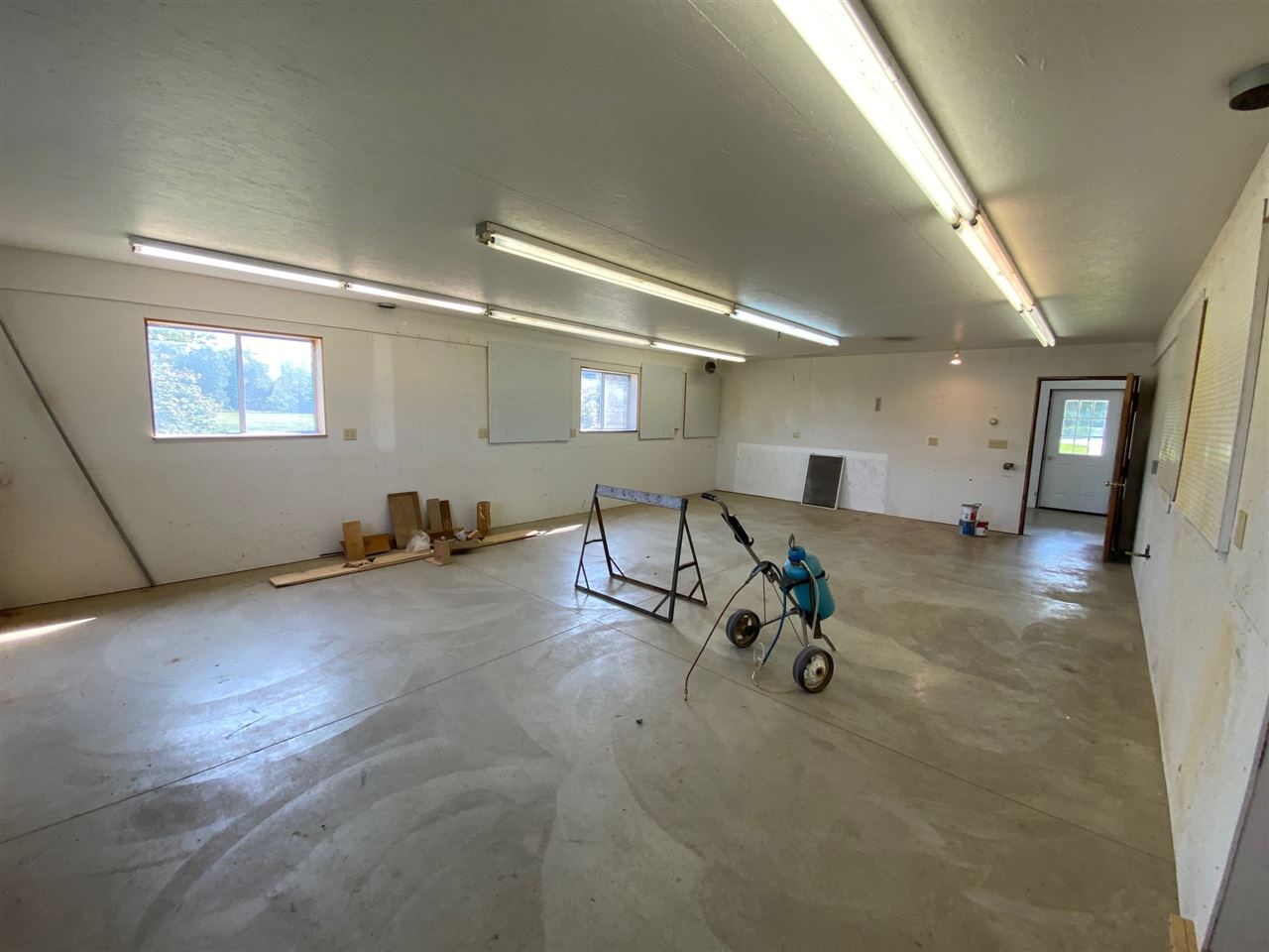 6675 Goodall Road Corunna, MI 48817 - Photo 7 of 56 50024569-6.JPG