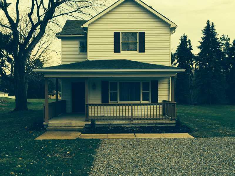1727 Savannah Road New Castle, PA 16101 - Photo 1 of 8 Exterior Front.