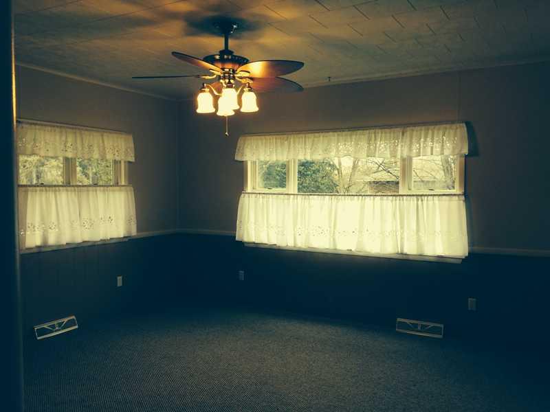 1727 Savannah Road New Castle, PA 16101 - Photo 5 of 8 Dining Room.