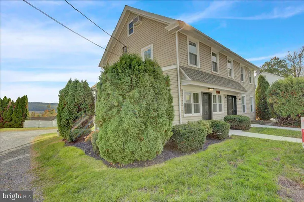 $1,500 | 3208 Main Street, Unit 2, Morgantown, PA 19543