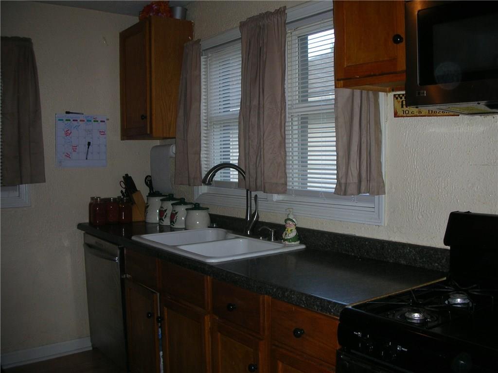 2232 Mapleton Court Columbus, IN 47201 - Photo 3 of 18 Gallery Image 3