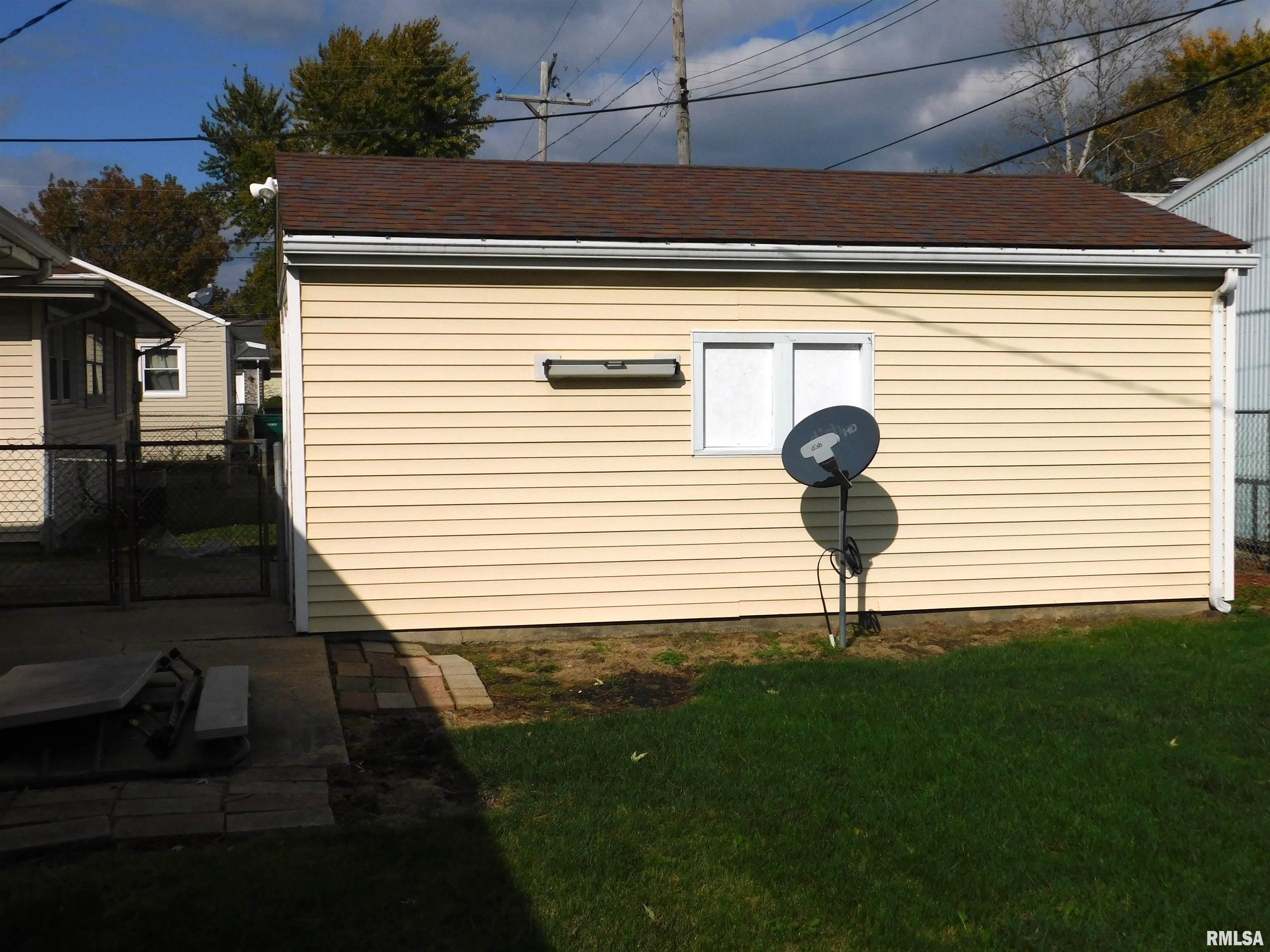 6 Melody Lane Springfield, IL 62702 - Photo 15 of 17
