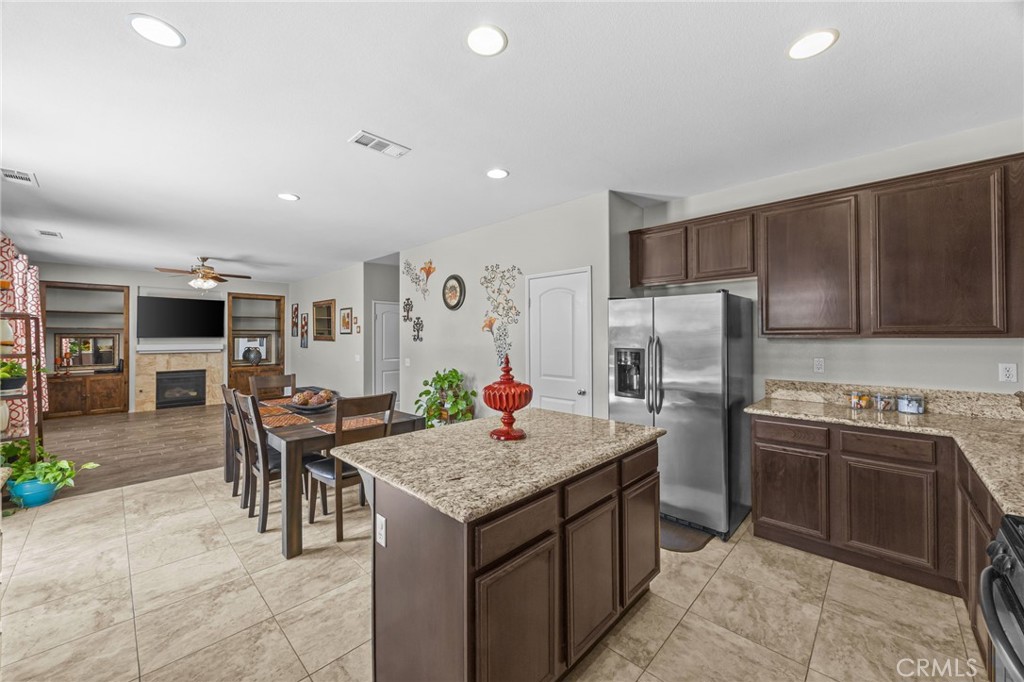 29424 Riptide Drive Menifee, CA 92585 - Photo 8 of 34