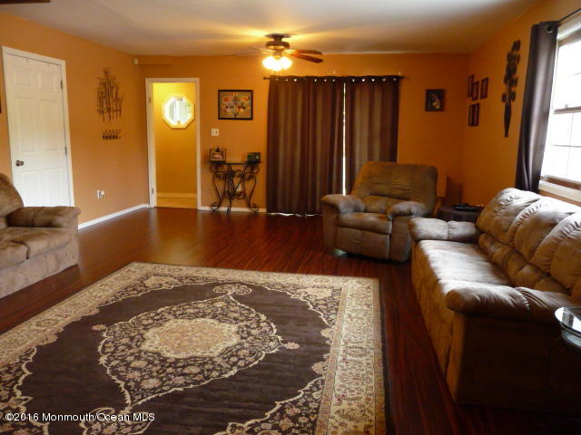 869 Monmouth Road Cream Ridge, NJ 08514 - Photo 3 of 24 P1080011