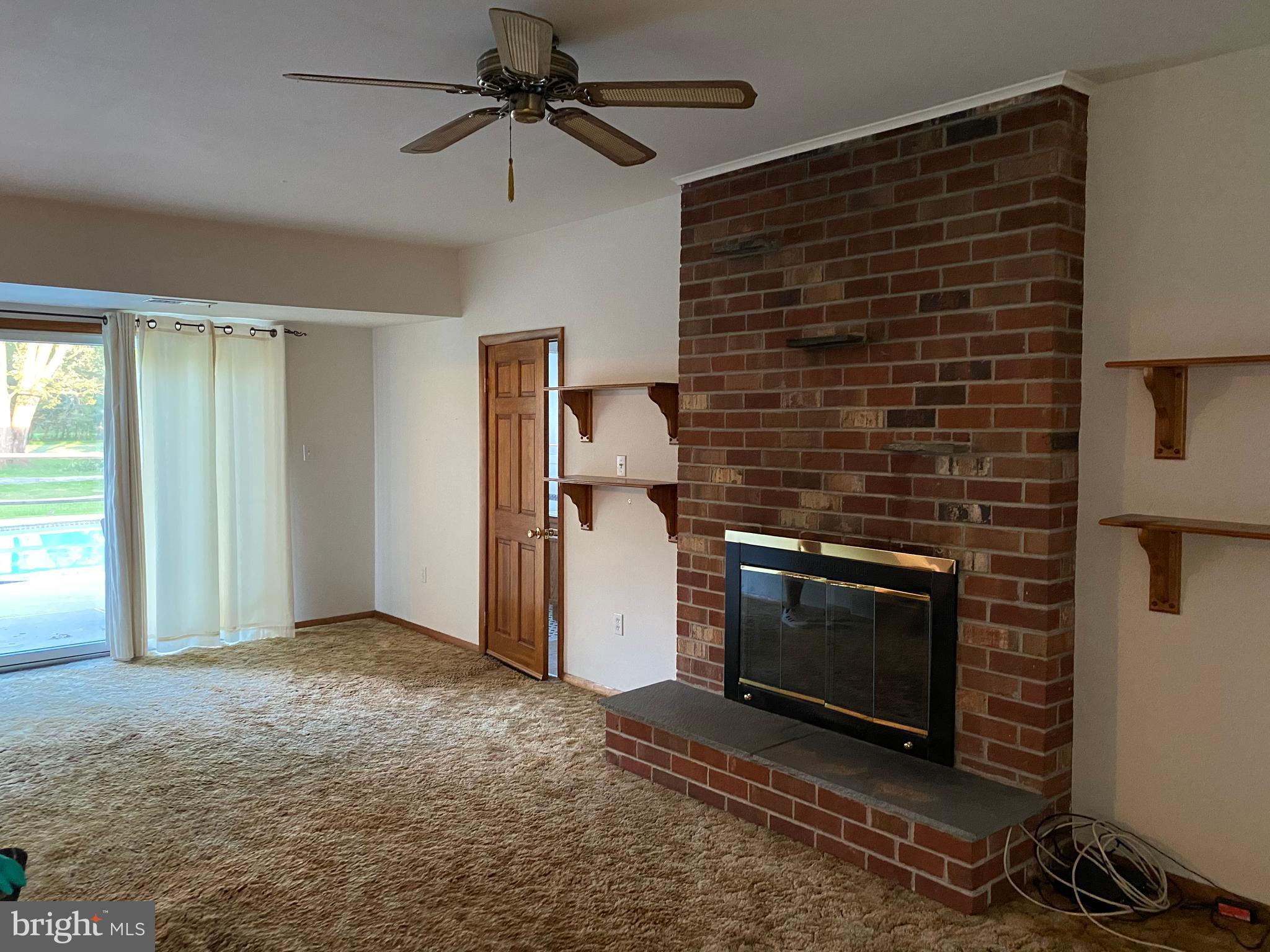 2881 Ringneck Road Norristown, PA 19403 - Photo 4 of 11 Living Room