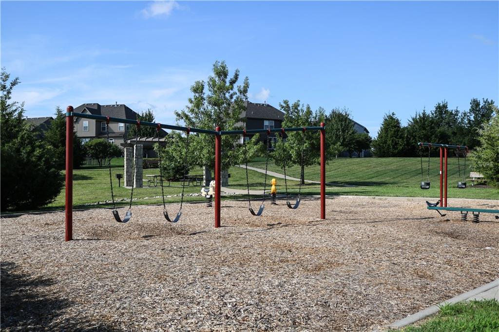 12512 South Gleason Road Olathe, KS 66061 - Photo 47 of 50