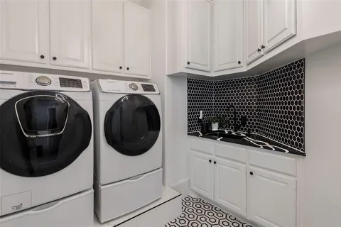 $1,499,975 | 4373 West Northwest Highway, Dallas, TX 75220