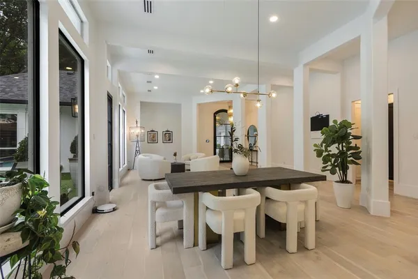 $1,499,975 | 4373 West Northwest Highway, Dallas, TX 75220
