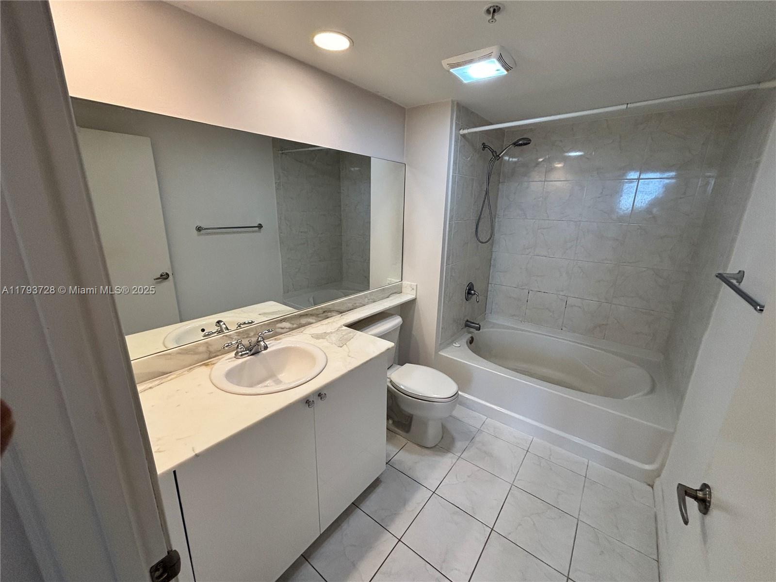 2775 Northeast 187th Street, Unit 403 Aventura, FL 33180 - Photo 7 of 12