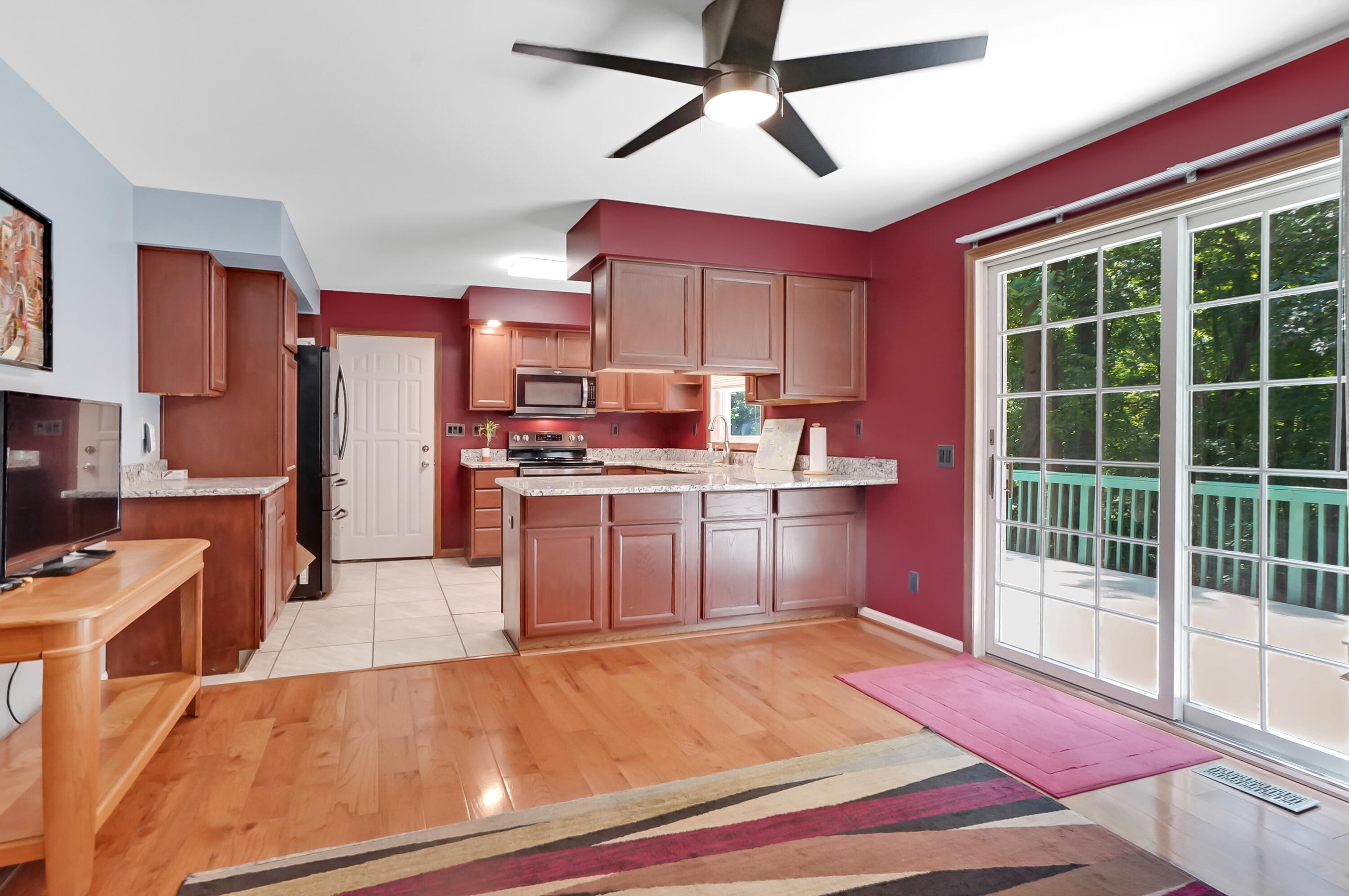 11176 Mcgregor Road Pinckney, MI 48169 - Photo 7 of 49 Great Room/Kitchen