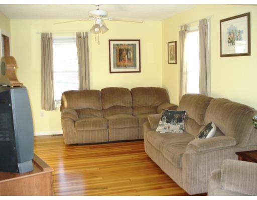 134 Carr Street Springfield, MA 01118 - Photo 6 of 16
