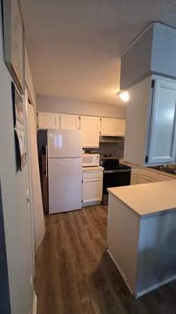 $1,900 | 9461 Ranchview Lane North, Maple Grove, MN 55369