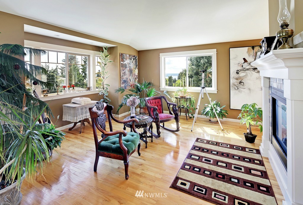 3716 Southwest Webster Street Seattle, WA 98126 - Photo 3 of 25 Gallery Image 3