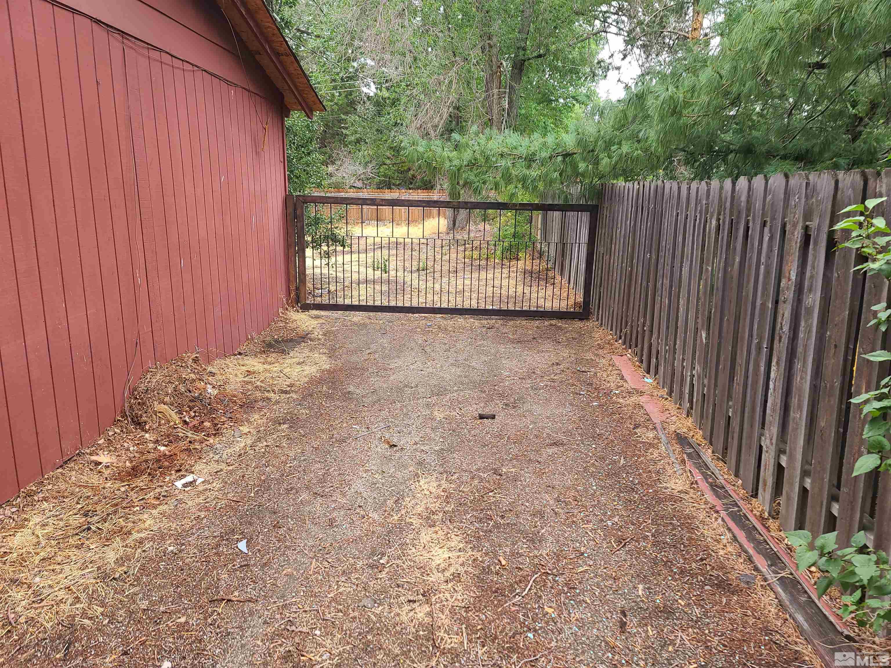 5235 Fenno Way Reno, NV 89519 - Photo 7 of 28 Photo 9