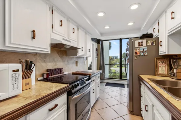 $299,999 | 2303 Bridgewood Drive, Unit 2303, Boca Raton, FL 33434