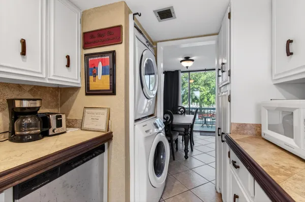 $299,999 | 2303 Bridgewood Drive, Unit 2303, Boca Raton, FL 33434