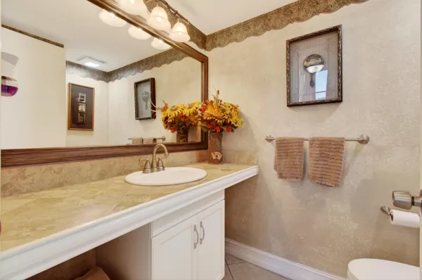 $299,999 | 2303 Bridgewood Drive, Unit 2303, Boca Raton, FL 33434