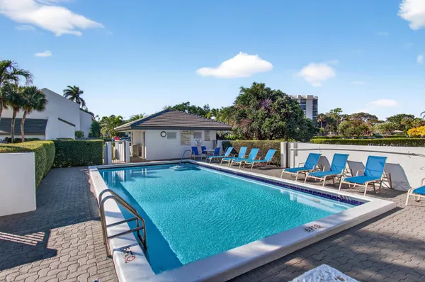 $299,999 | 2303 Bridgewood Drive, Unit 2303, Boca Raton, FL 33434
