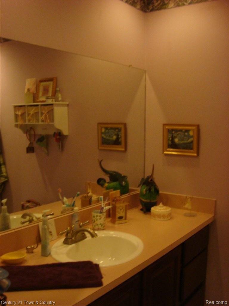2172 London Bridge Drive, Unit 51 Rochester, MI 48307 - Photo 14 of 18 DSC02141.JPG