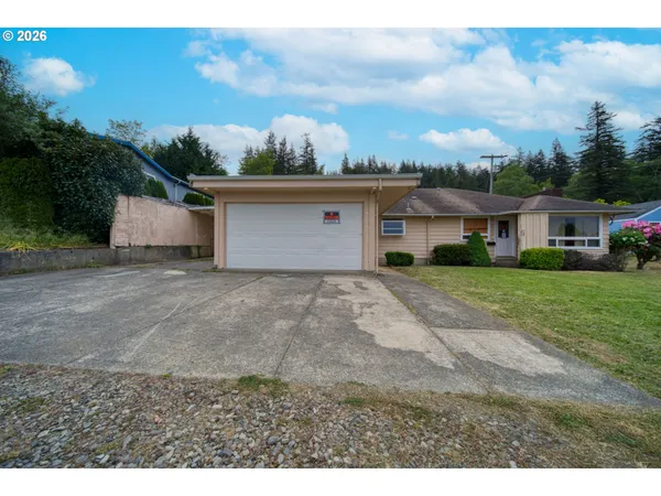 $235,000 | 1220 North Henry Street, Coquille, OR 97423