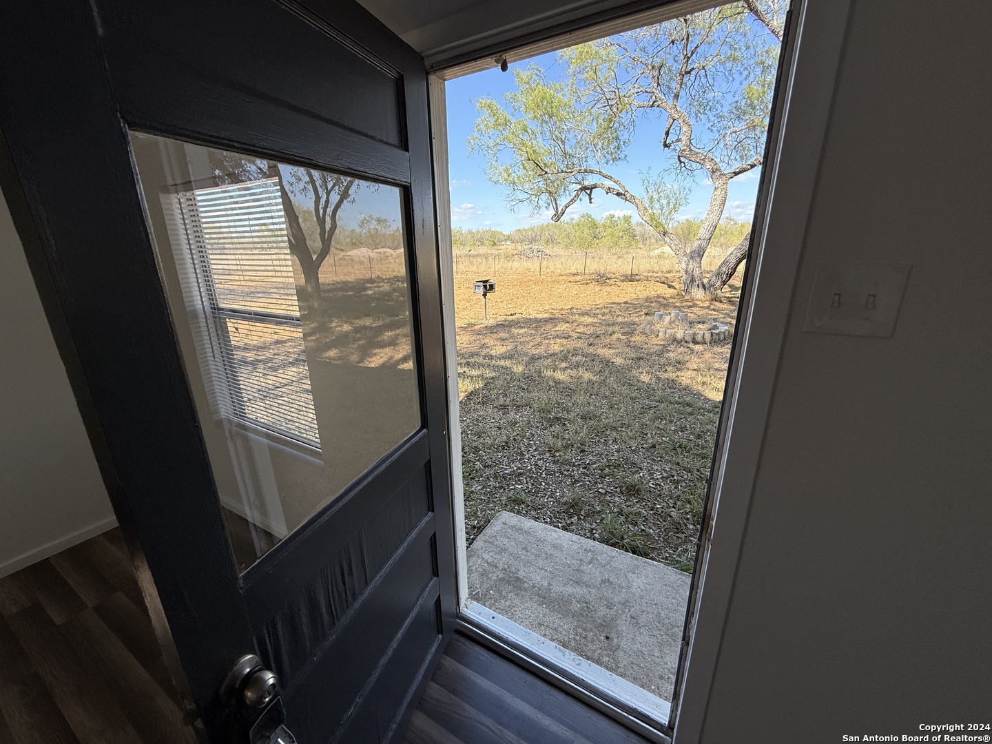 5515 Farm To Market 462 Devine, TX 78016 - Photo 20 of 27 a view of window