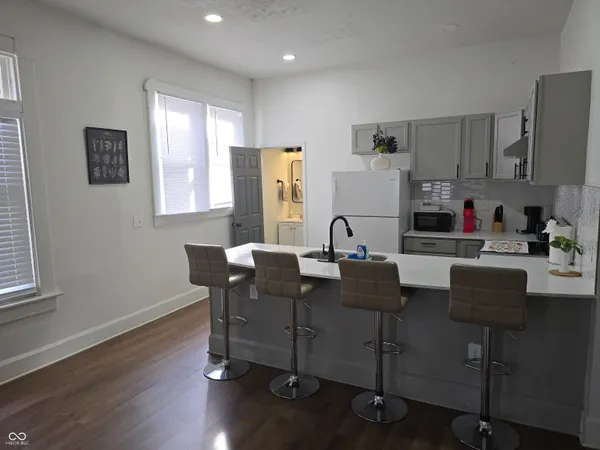 $2,200 | 1728 North Delaware Street, Indianapolis, IN 46202