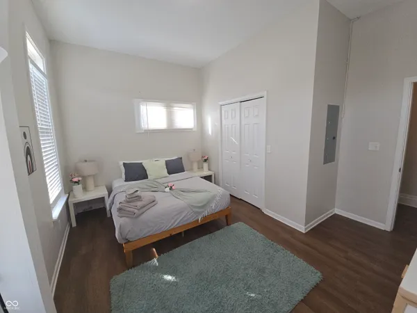 $2,200 | 1728 North Delaware Street, Indianapolis, IN 46202